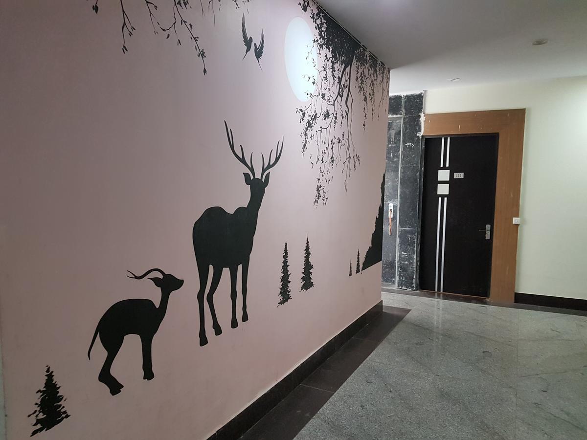 The Royal Crown Hotell Gurgaon Exteriör bild